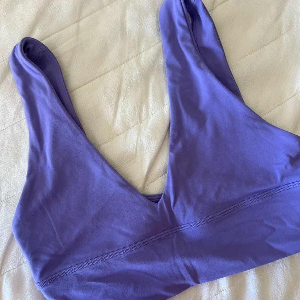 Lululemon Bra - Picture 1 of 3